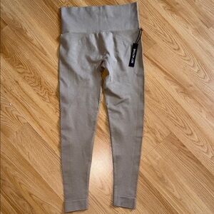 NWT Set Active High-Waisted Tan Leggings Sculpted Size Small